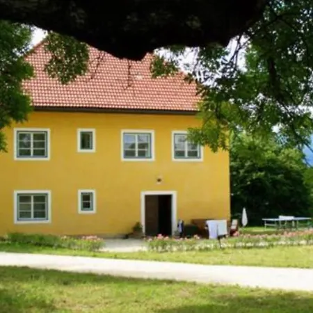 Guest house Skorianzhof 3*